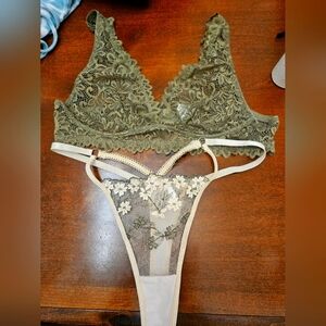 New Lace bra/panty set